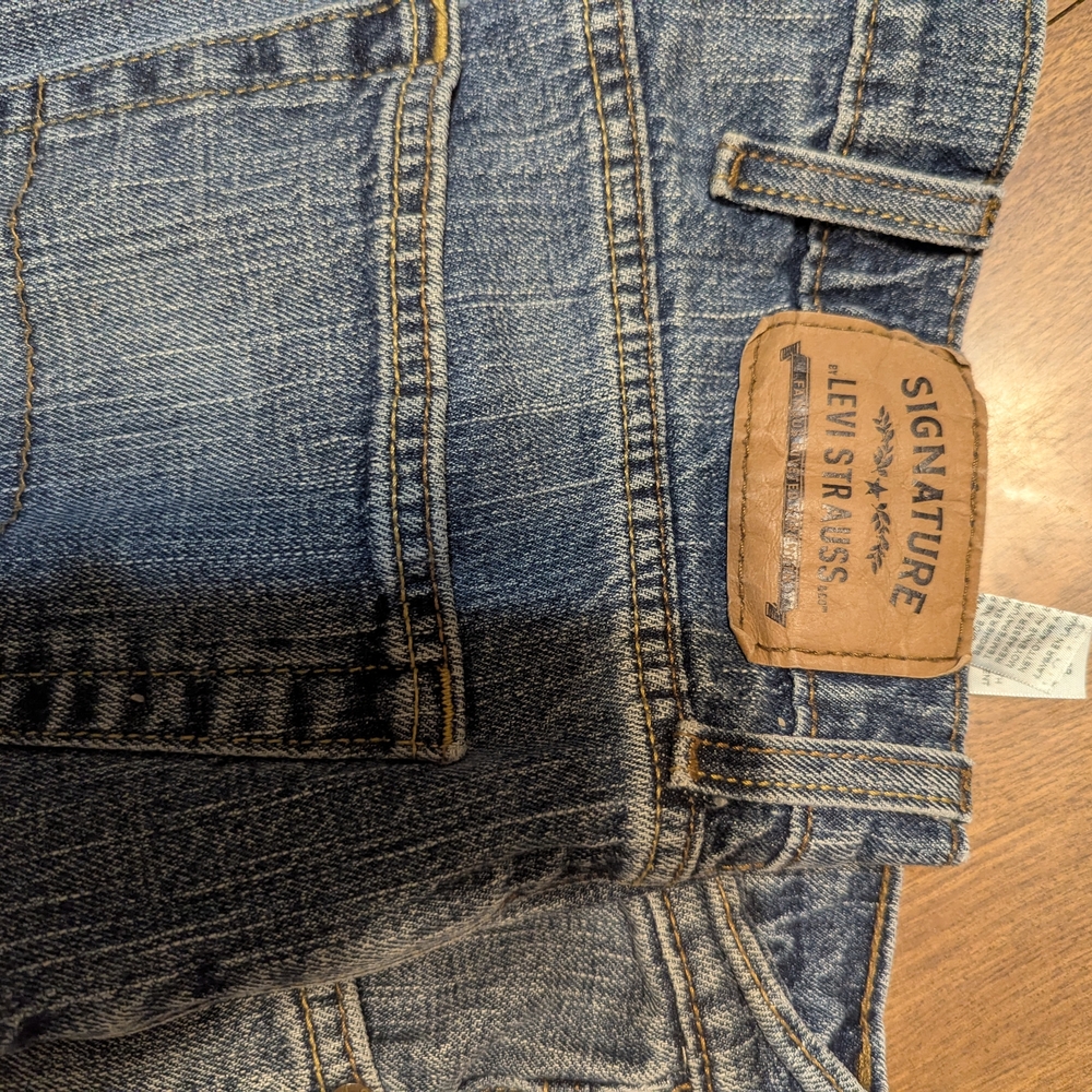 Signature by Levi Strauss Men's Straight Jeans - Classic Blue